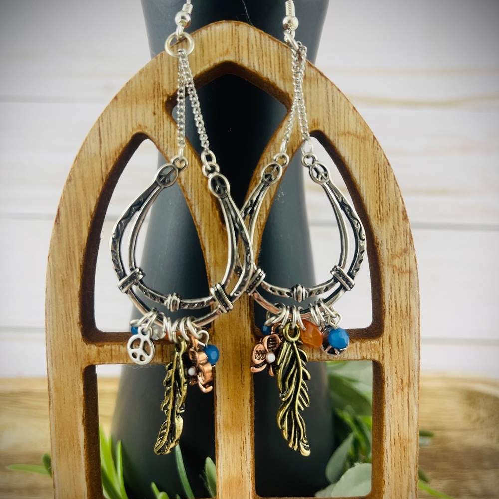 Statement dangle earrings - Picture 3 of 3